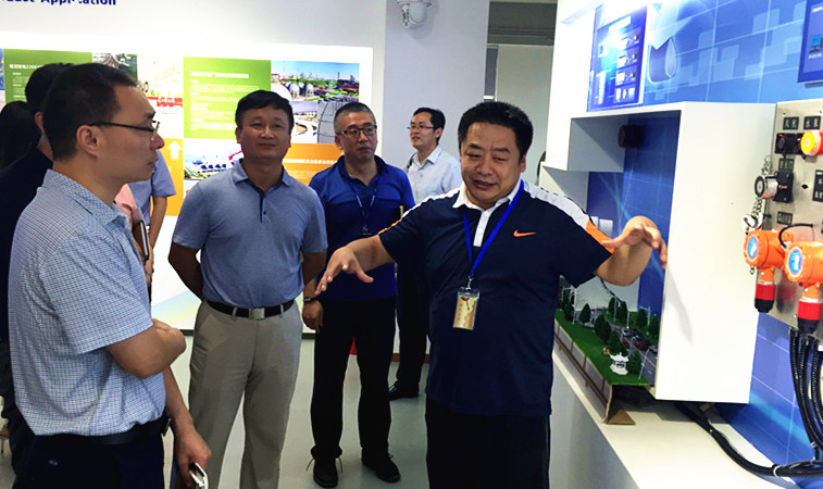 合肥市包河区领导来人生就是搏参观考察